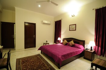 Hotel Gitanjali By Expand Guestroom