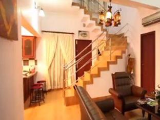 Silver Sands Lakeview Homestay Resort 