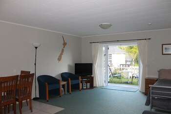 Ash Grove Boutique Motel Living Area