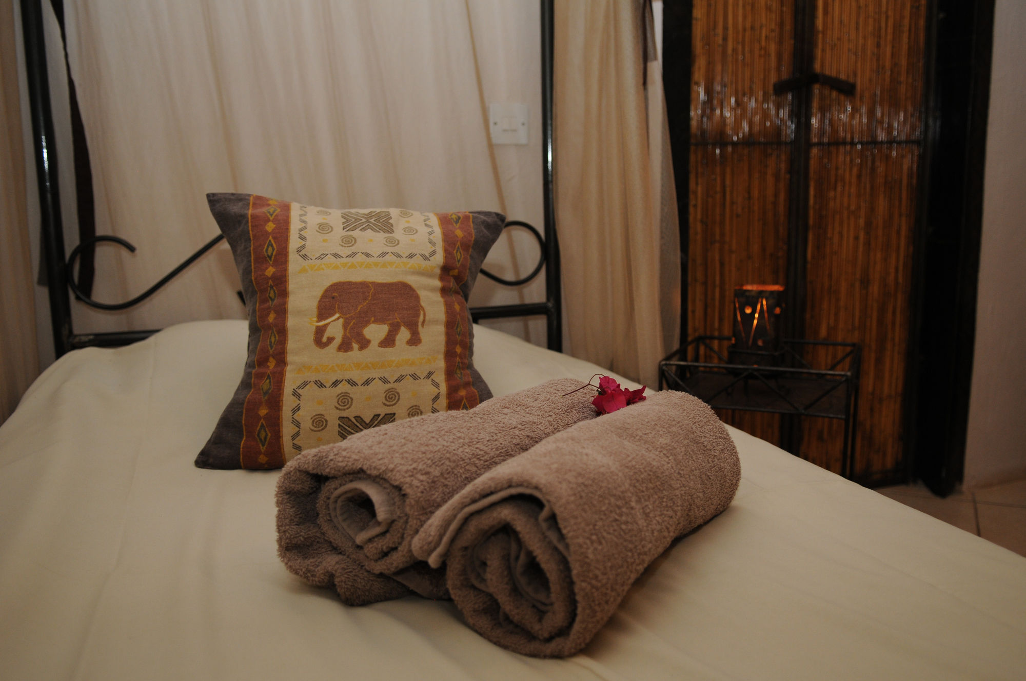 Zig Zag Town Lodge Hostel 