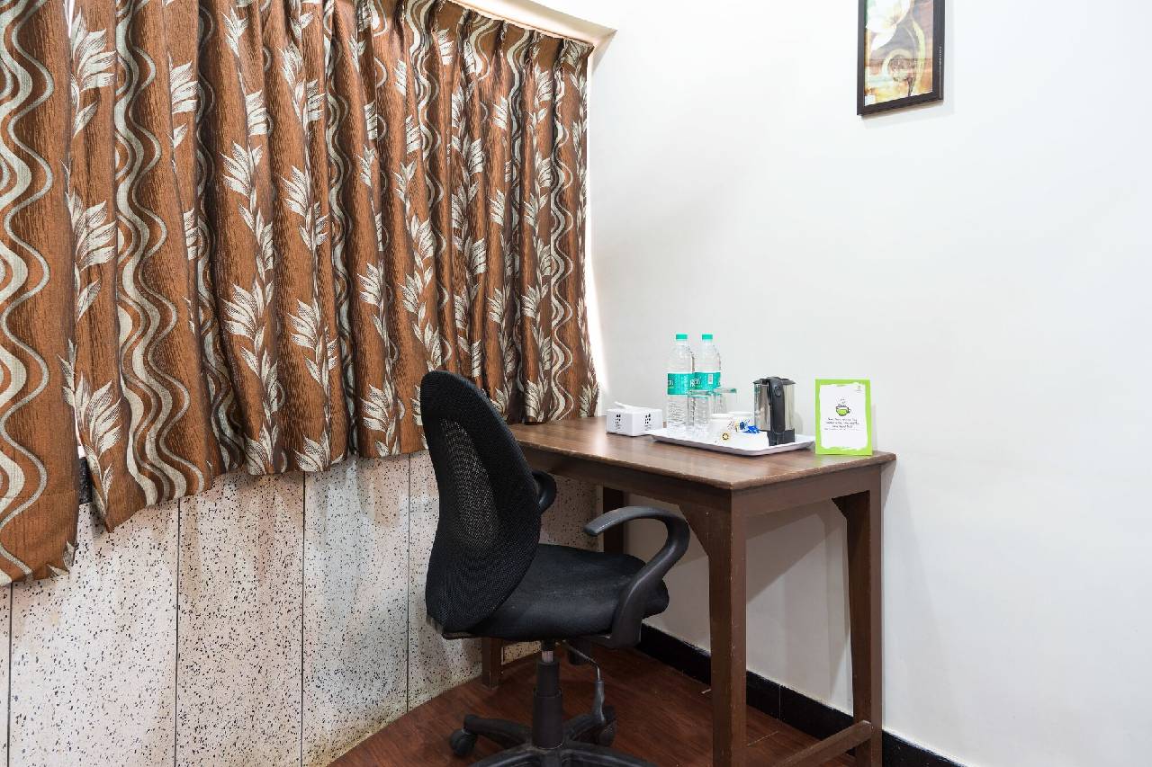 Treebo Seven Apartments Worli Guestroom