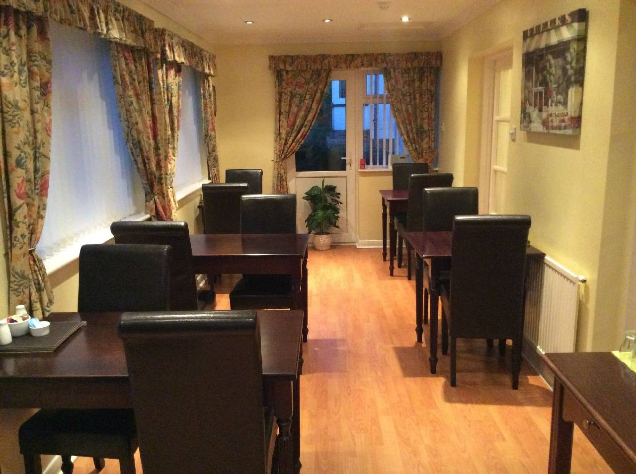 White Lodge Guest House (وایت لاج گست هاوس) 
