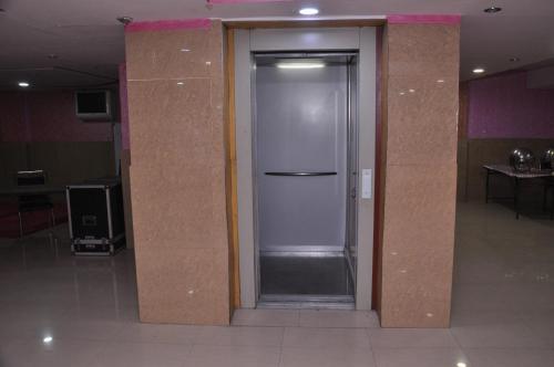 Hotel Samrat Kaushambi 