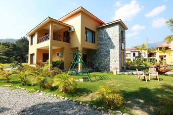 Corbett Mango Bloom Spa Resort Property Grounds