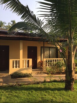 Morjim Coco Palms Resort Property Grounds