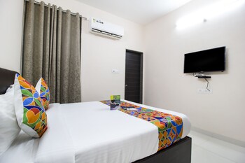 Fabhotel Grand Valley Rajiv Gandhi Circle Guestroom