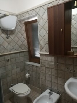 Garden Inn Guestroom