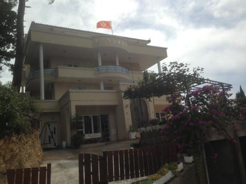 Apartments Rozela (آپارتمنتس روزلا) 