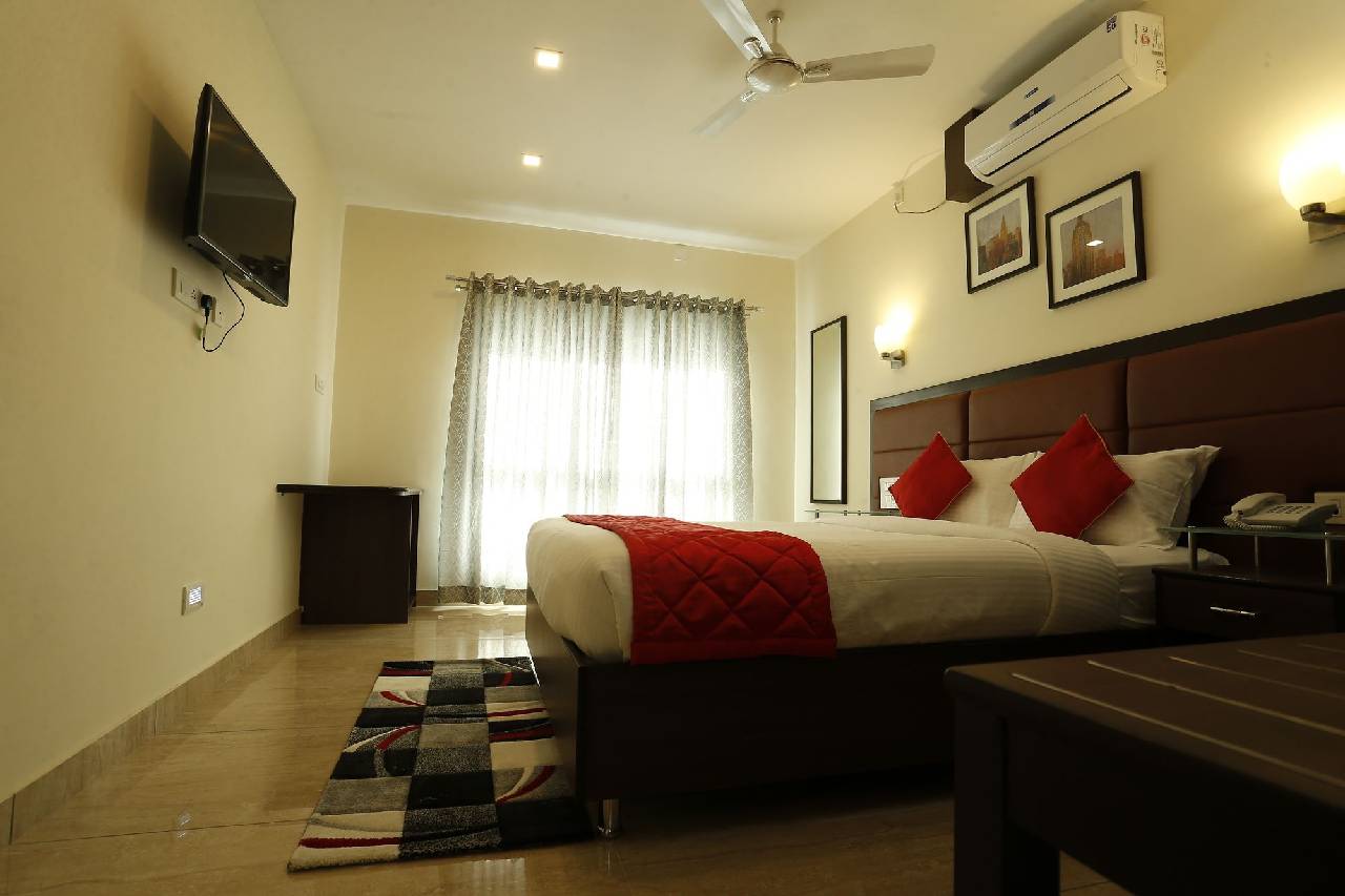 Breeze Suites 
