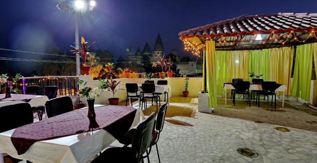 Aditya Hotel Orchha 