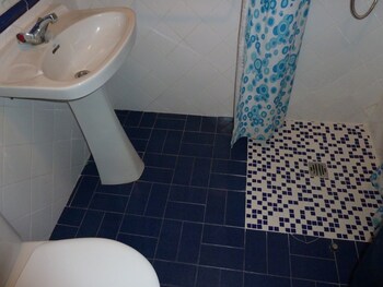 Apartamentos Ranas Bathroom