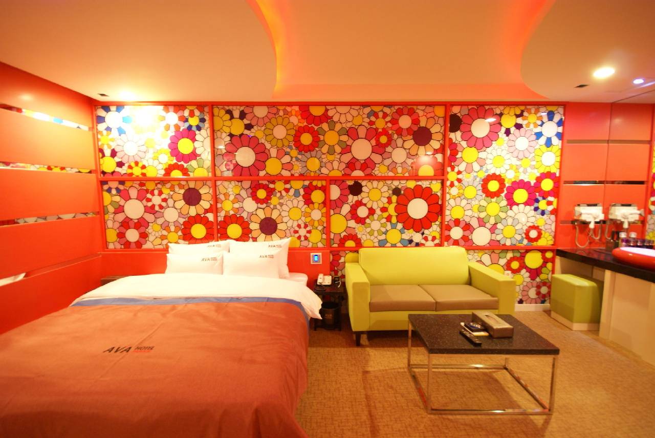 Ava Hotel Changwon (آوا هتل چانگوون) 