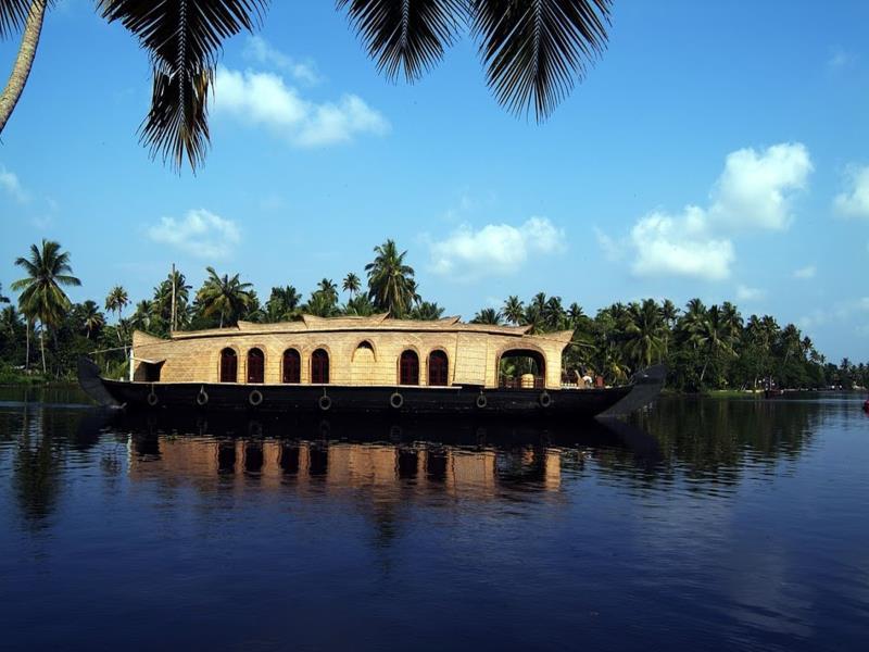 View Kerala Luxury House Boat 