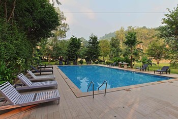 Corbett Riverside Resort 