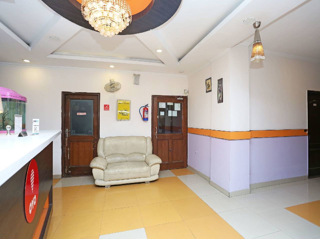 Oyo 12784 Hotel Roomers 