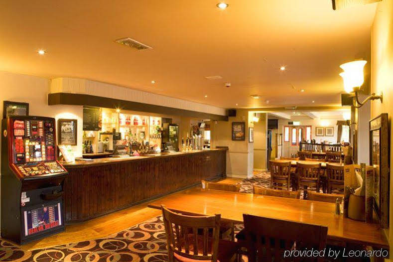 Highwayman Hotel (هایویمان هتل) 
