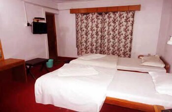 Zimskhang Holiday Home Guestroom