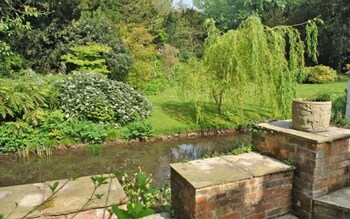 Toll House Emsworth 37078 Property Grounds