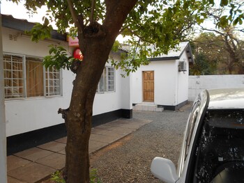 Comfort Corner Guesthouse Exterior