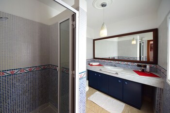 Casa Emblematica Armonia Bathroom