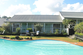 Ash Grove Boutique Motel Outdoor Pool