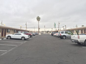 A Fisher's Inn Motel Parking