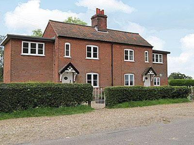 Holly Cottage 