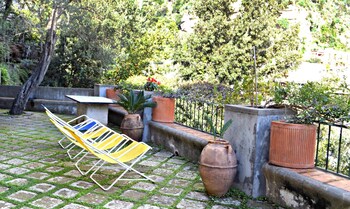Villa Deli Terrace/Patio