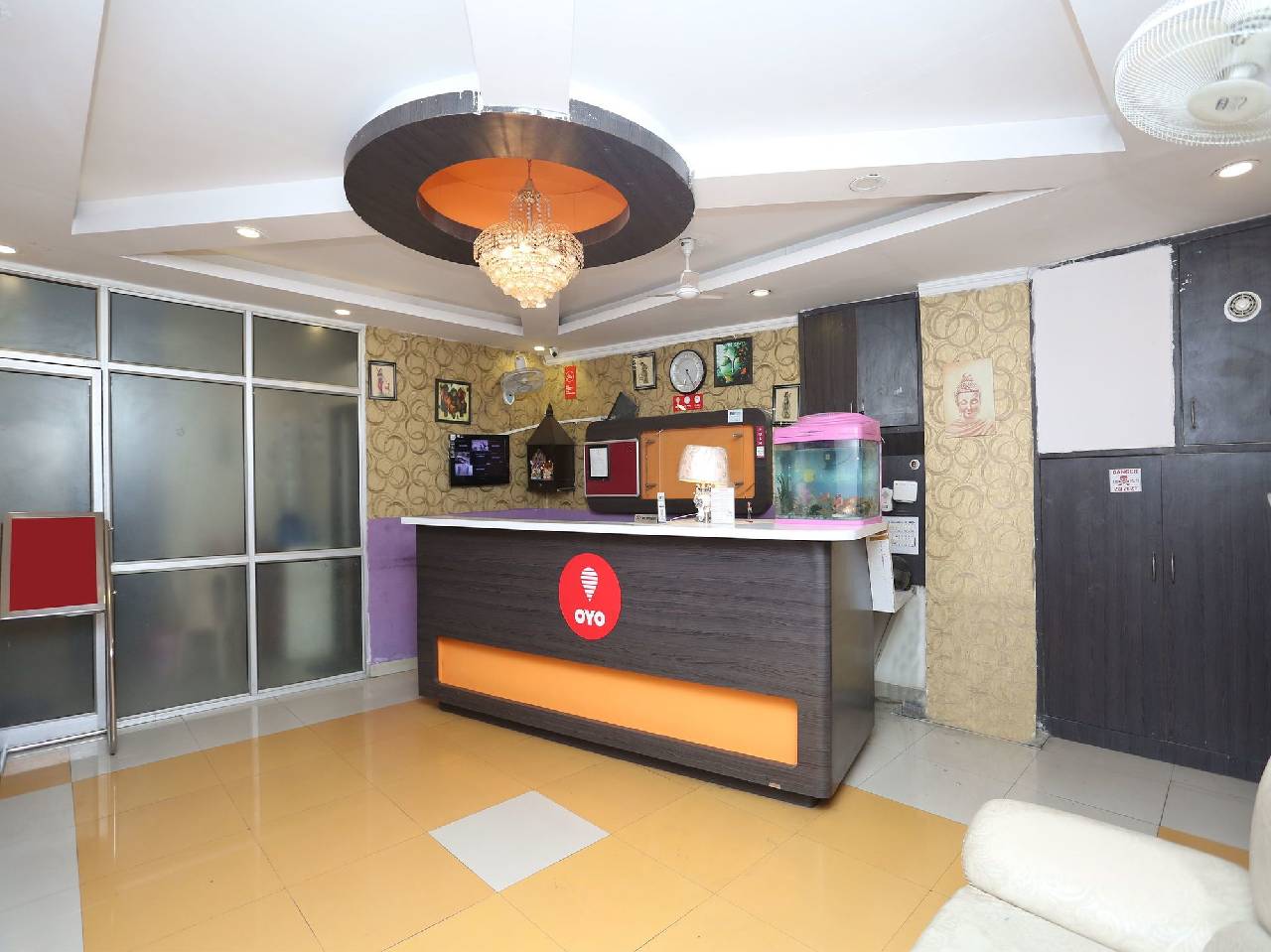 Oyo 12784 Hotel Roomers 