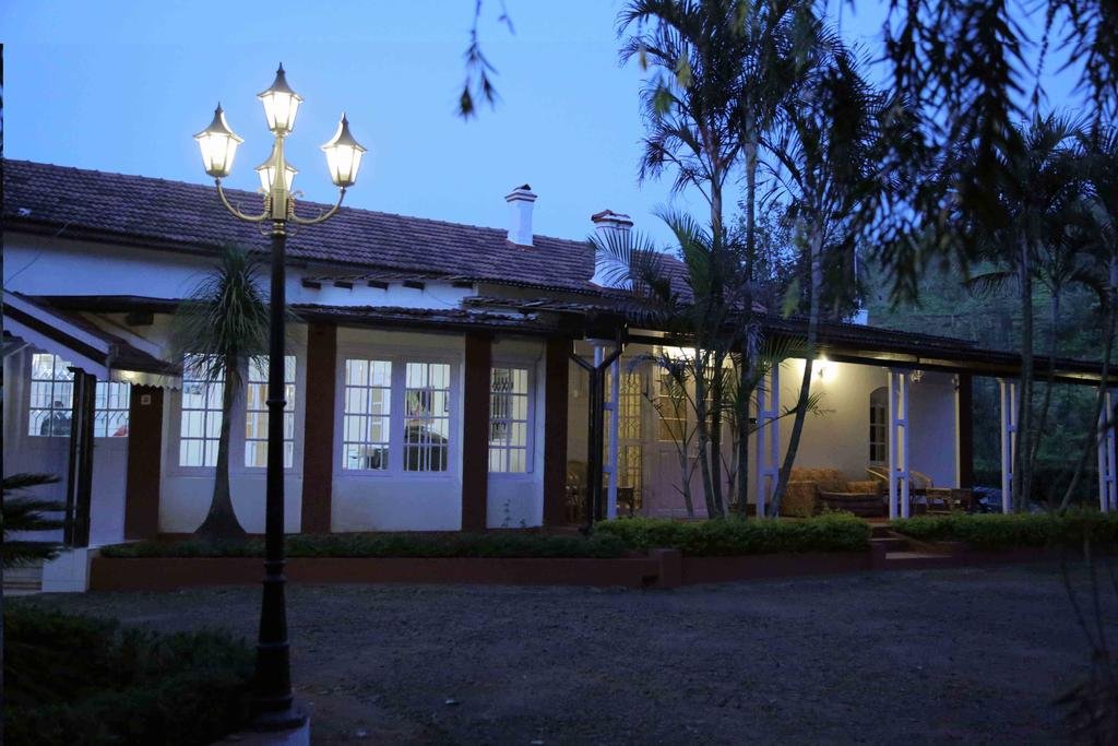 Hutsy Marsh Villa 