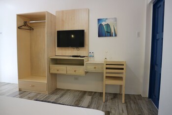 Coron Underwater Garden Resort Guestroom
