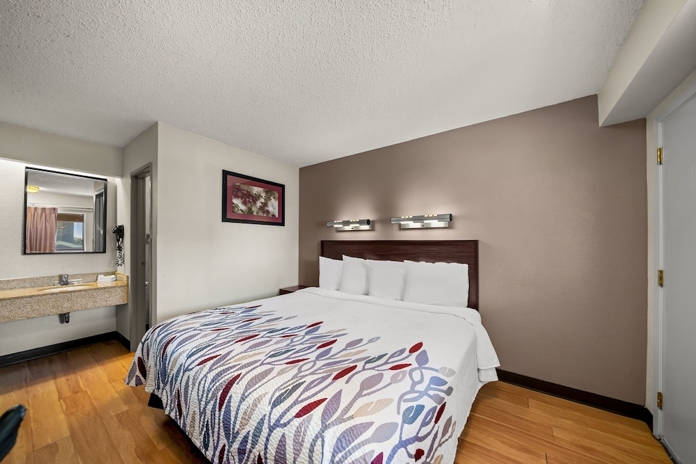 Red Roof Inn Dallas DFW Airport North - photo 5