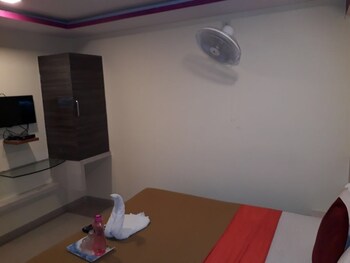 Hotel Relax Residency Guestroom
