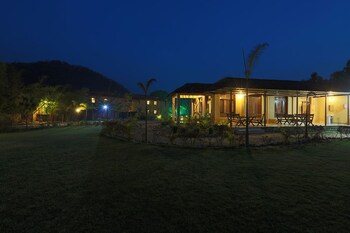 Corbett Mango Bloom Spa Resort Property Grounds