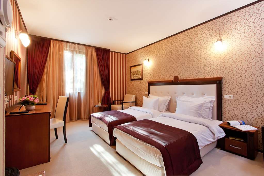 Best Western Plus Bristol Hotel Comfort Twin Room