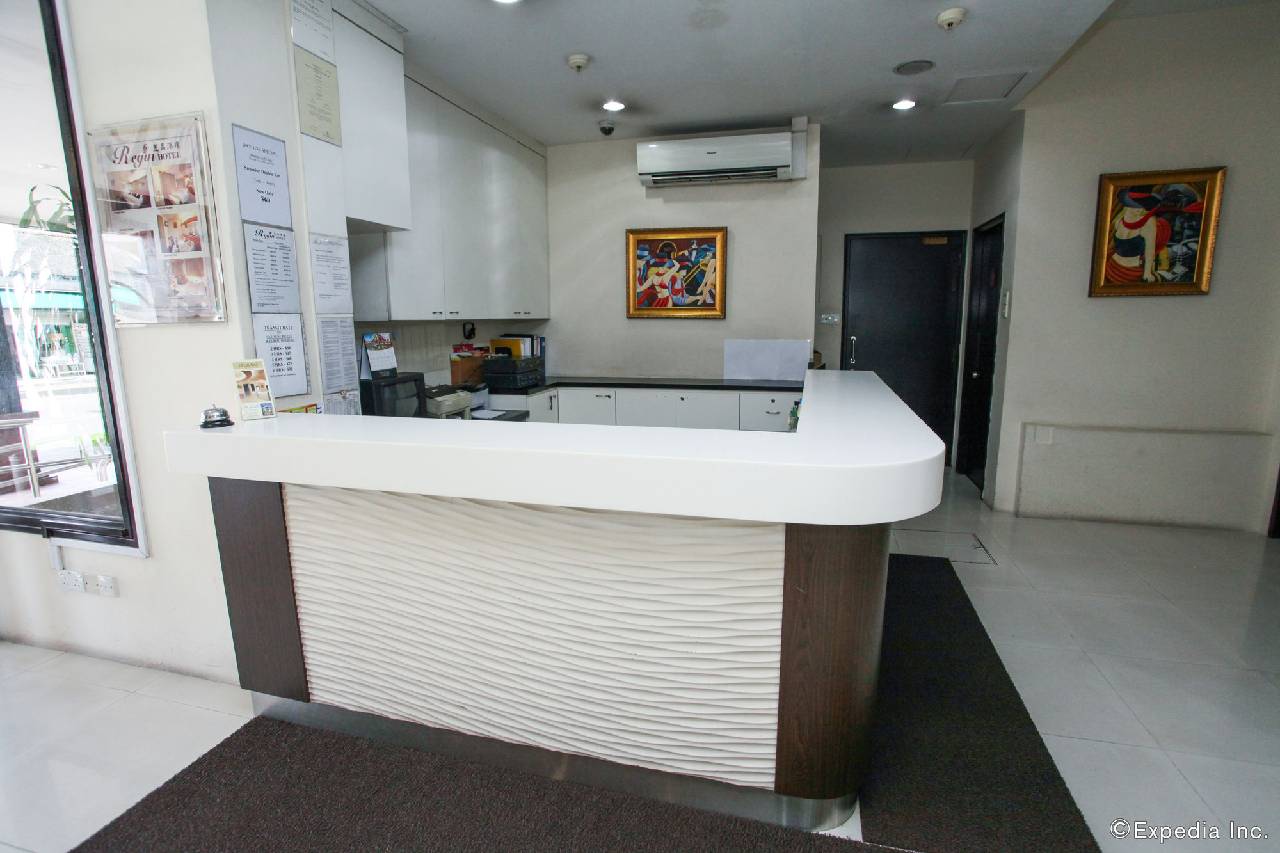 Regin Hotel (رجین هتل) 