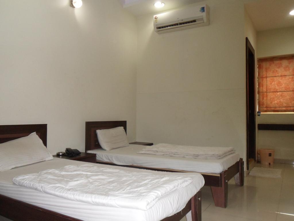 Hotel Almond Inn 