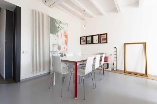 Le Petit Loft Hotel Description
