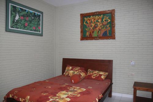 Arya Guest House 