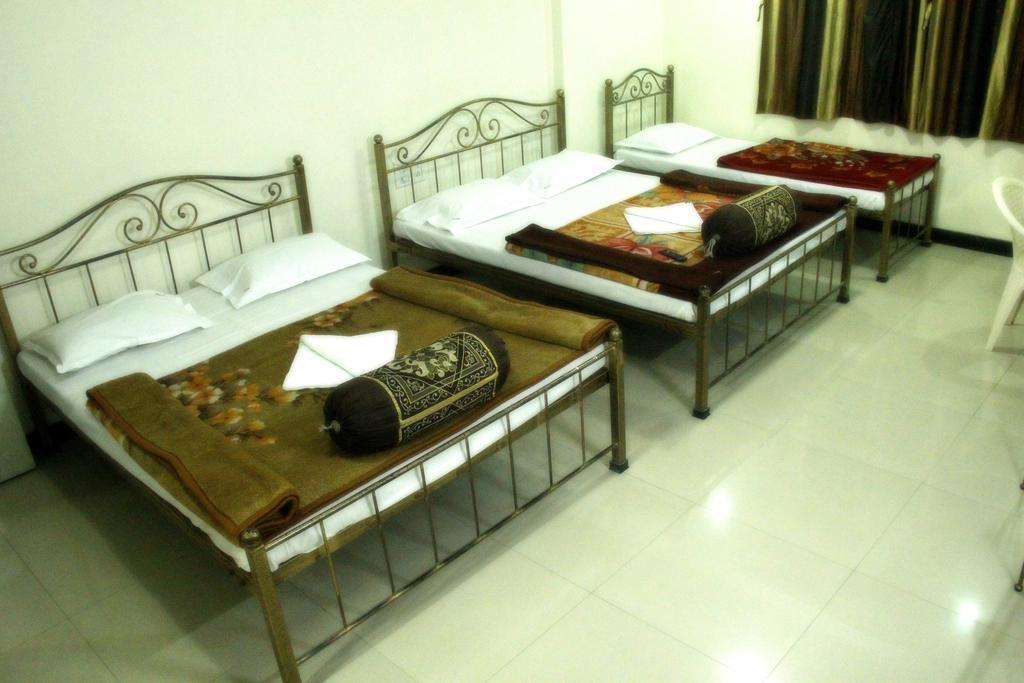 Hotel Shanti Palace 