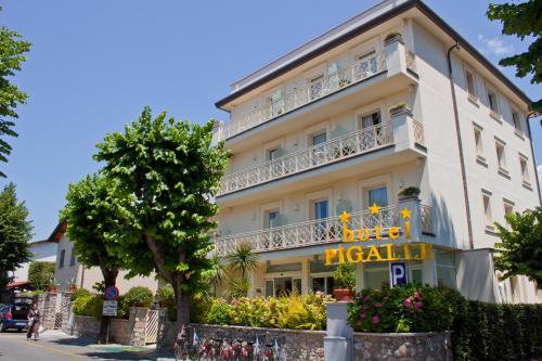 Pigalle Hotel 