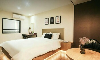 The Hotel Changwon Guestroom