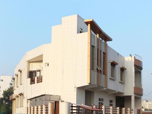 Oyo 3202 Hotel Gayatri Residency Main