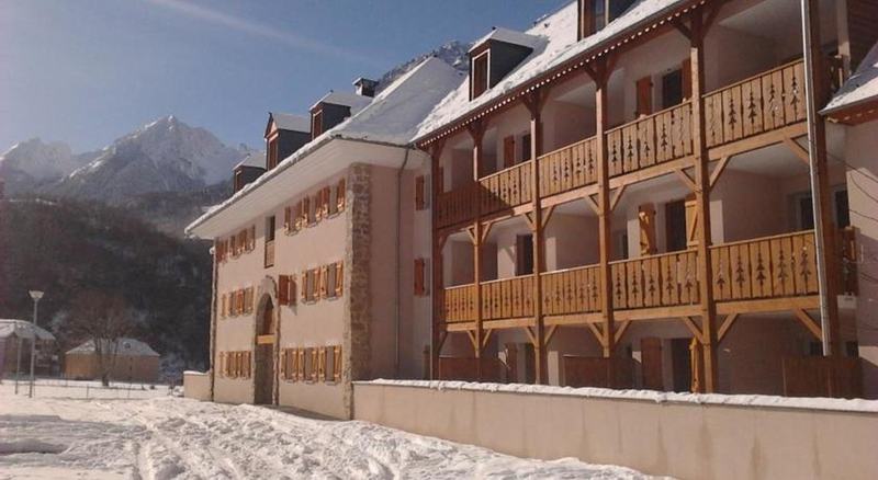 Domaine Val De Roland General view