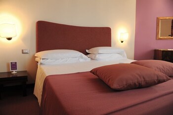 Hotel Casali Guestroom