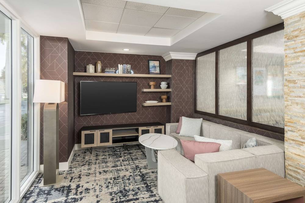 Homewood Suites Miami Airport Blue Lagoon - photo 5