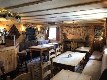 The Sun Inn Alnmouth ( سان این آلنموت) Food and Drink