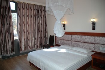 Golden Chopstick Hotel Guestroom