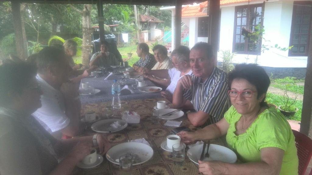 Lovedale Lakeside Homestay 