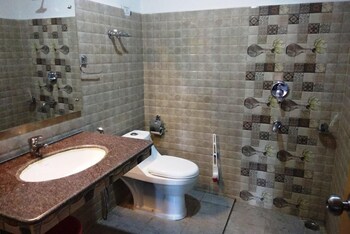 Hotel Kasdar Bathroom
